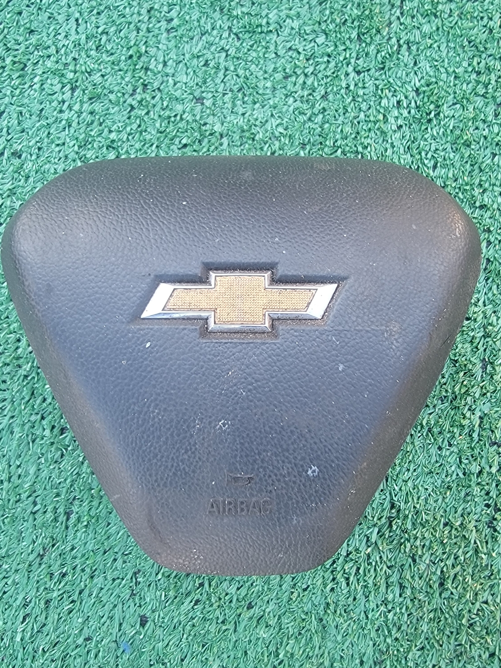 2016-2017 Chevrolet Cruze Black Steering Wheel Airbag Cover with Bowtie Emblem